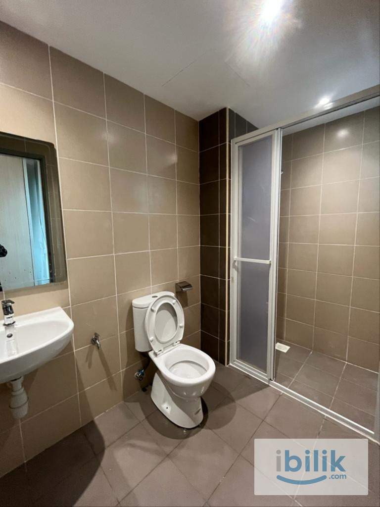 [Female unit with Living Room!] Master Room(Fully Furnished) at Razak City Residences, Sungai Besi - Image 4