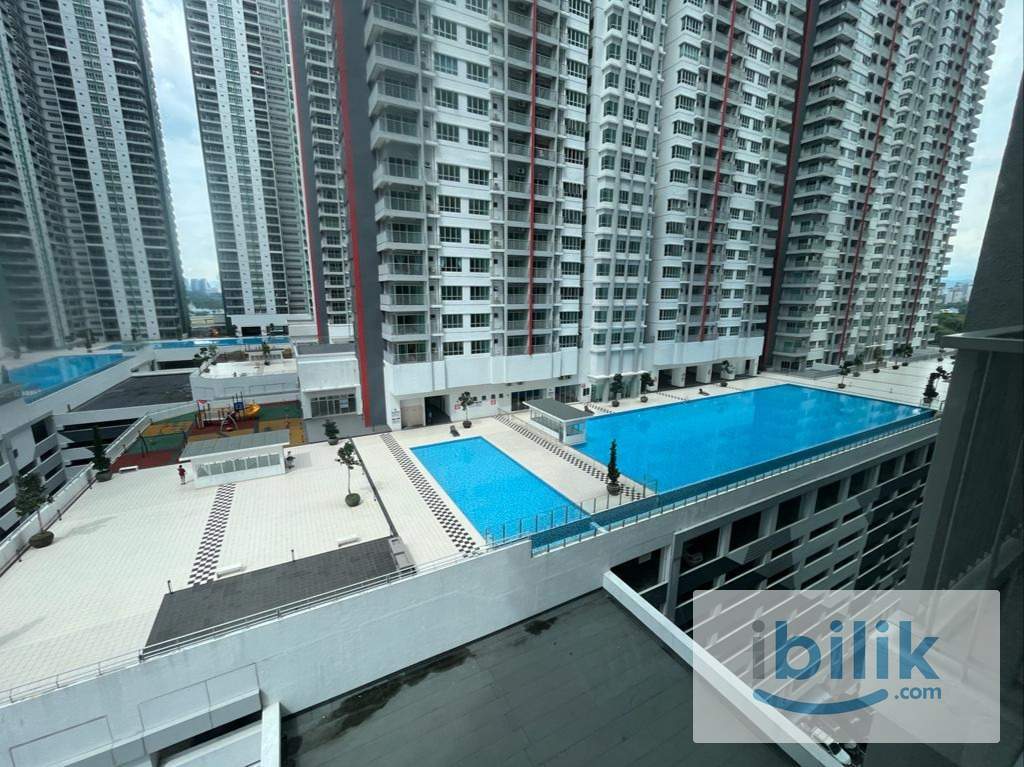 [Female unit with Living Room!] Master Room(Fully Furnished) at Razak City Residences, Sungai Besi - Image 9