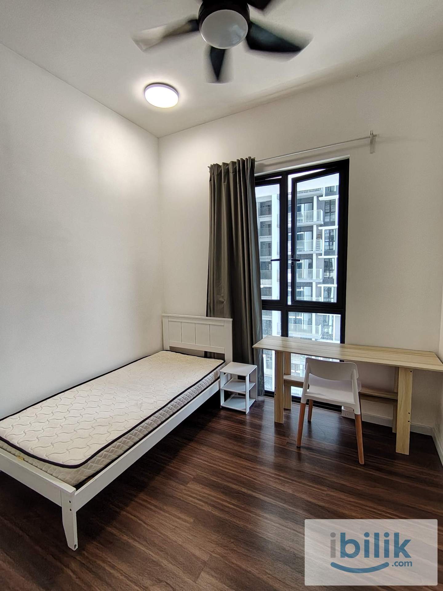 Fully Furnished Middle Room for rent - Image 1