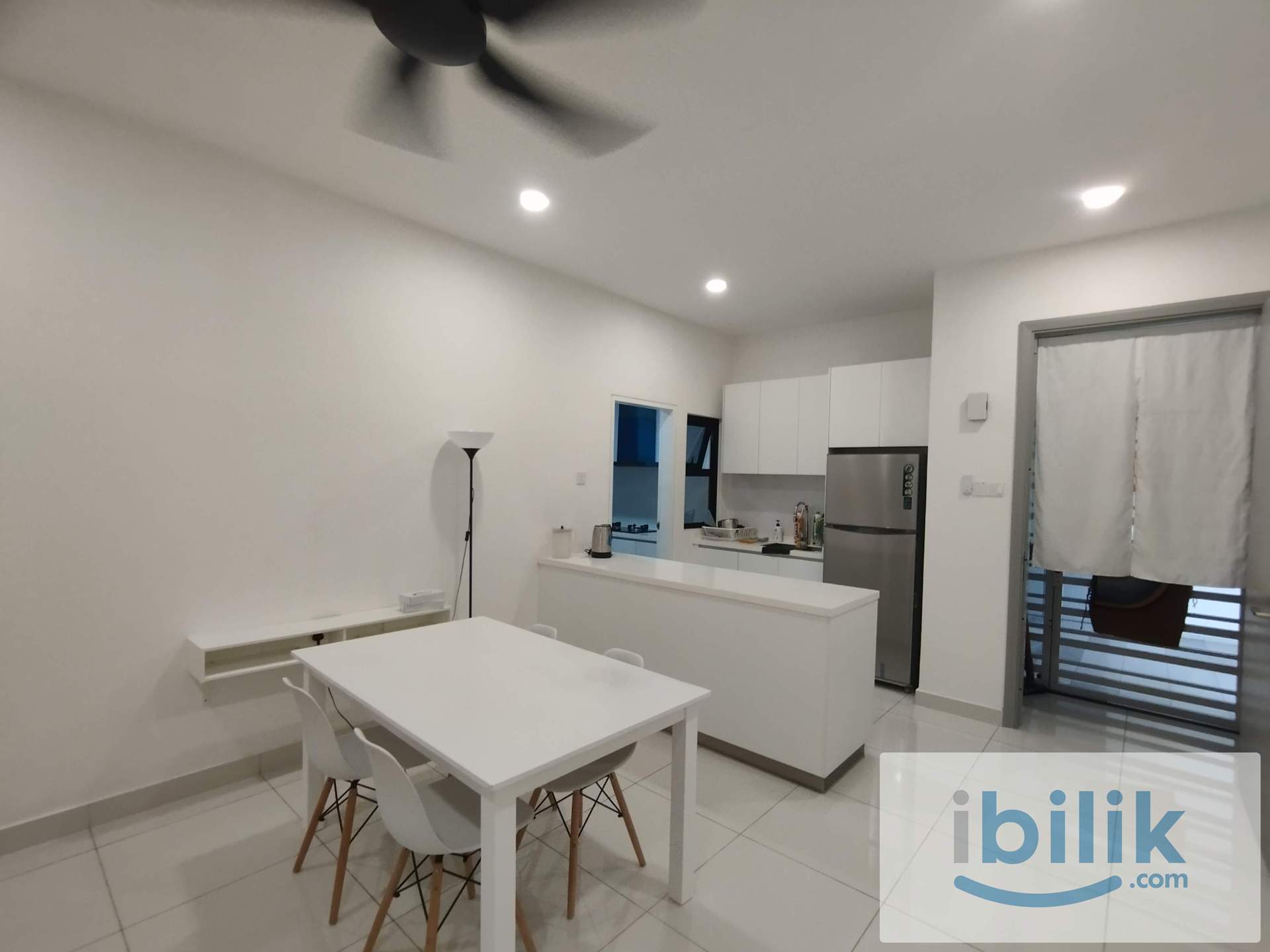 Fully Furnished Middle Room for rent - Image 4