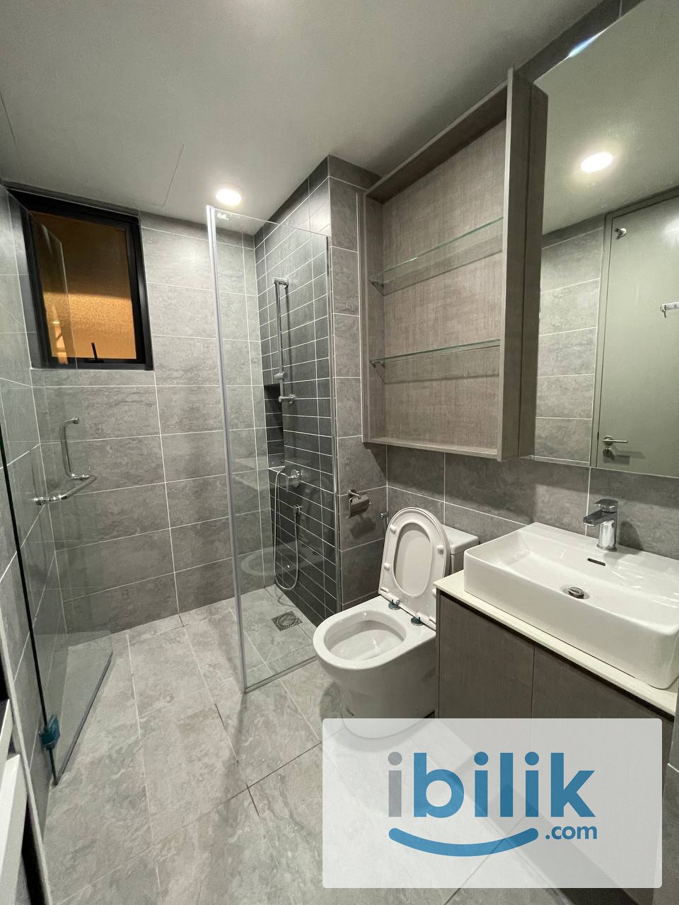 Spacious Master Room With Private Bathroom, Millerz Square OKR  - Image 2