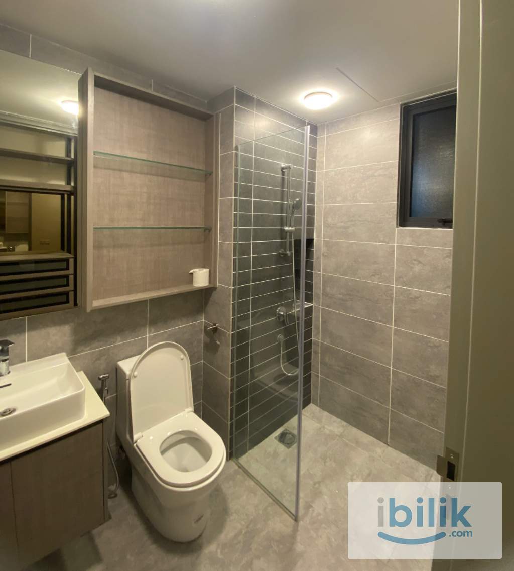 Master Room - Image 9