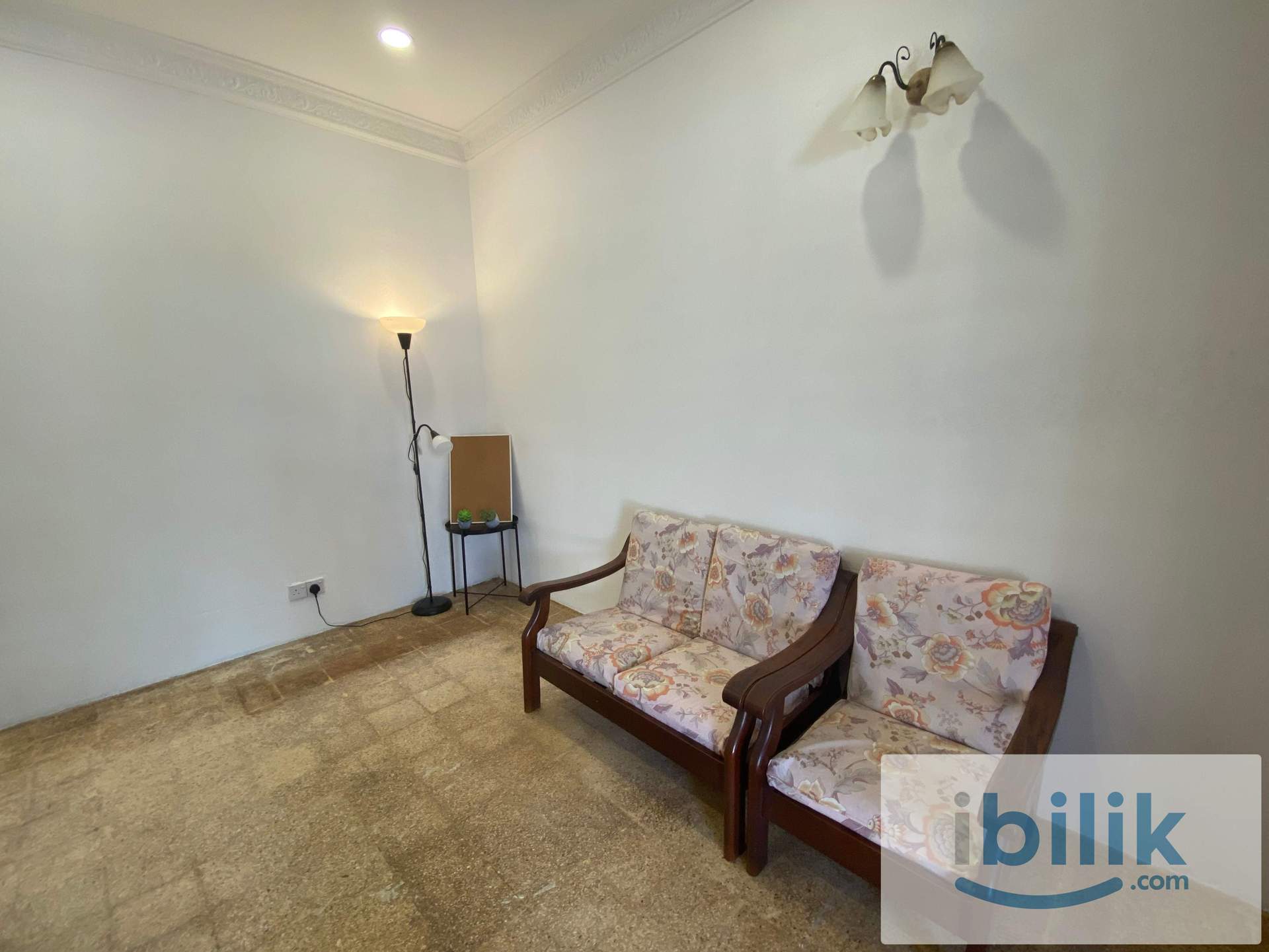 Private Single Cozy Room - Image 2