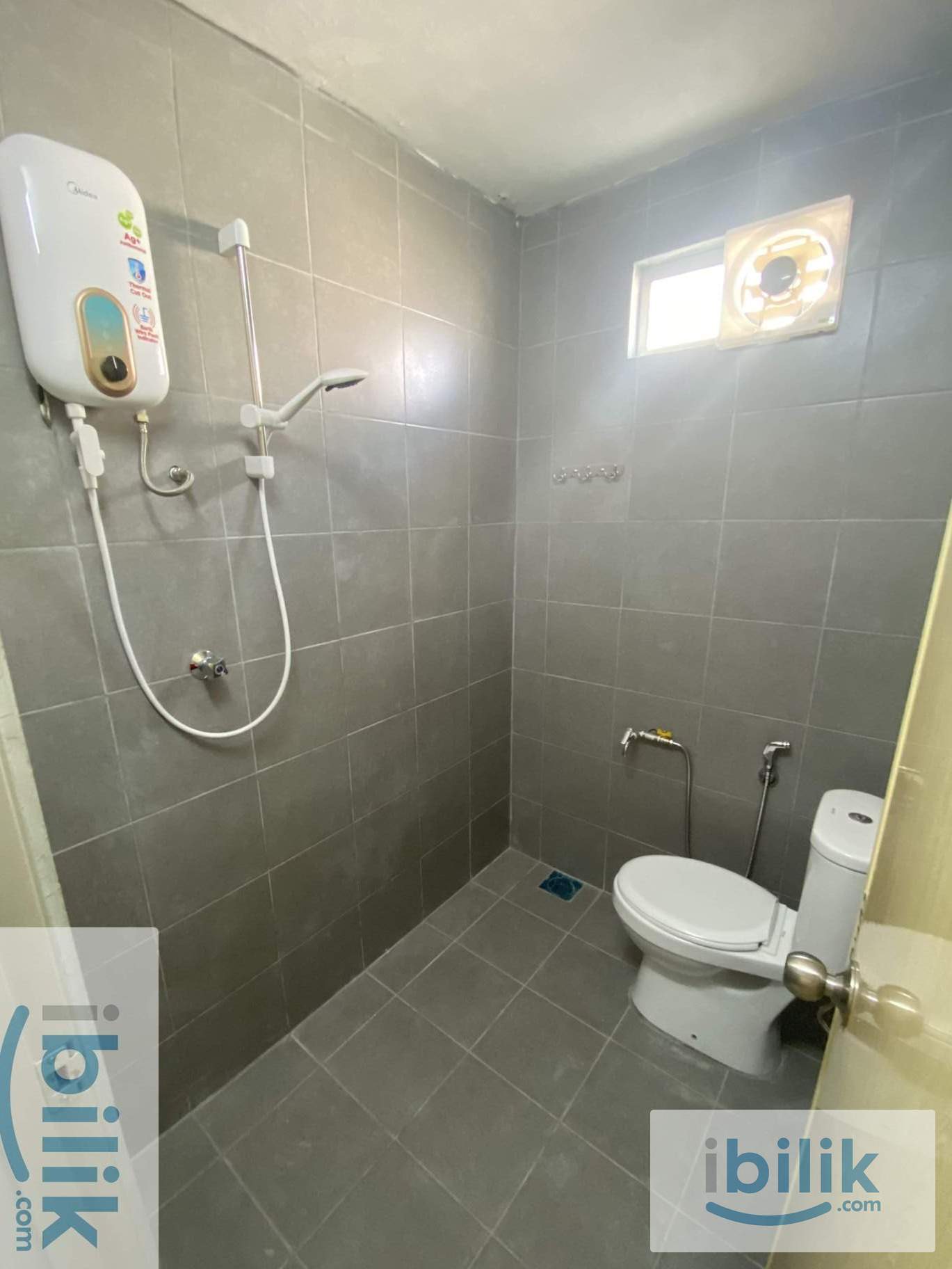 Private Single Cozy Room - Image 4