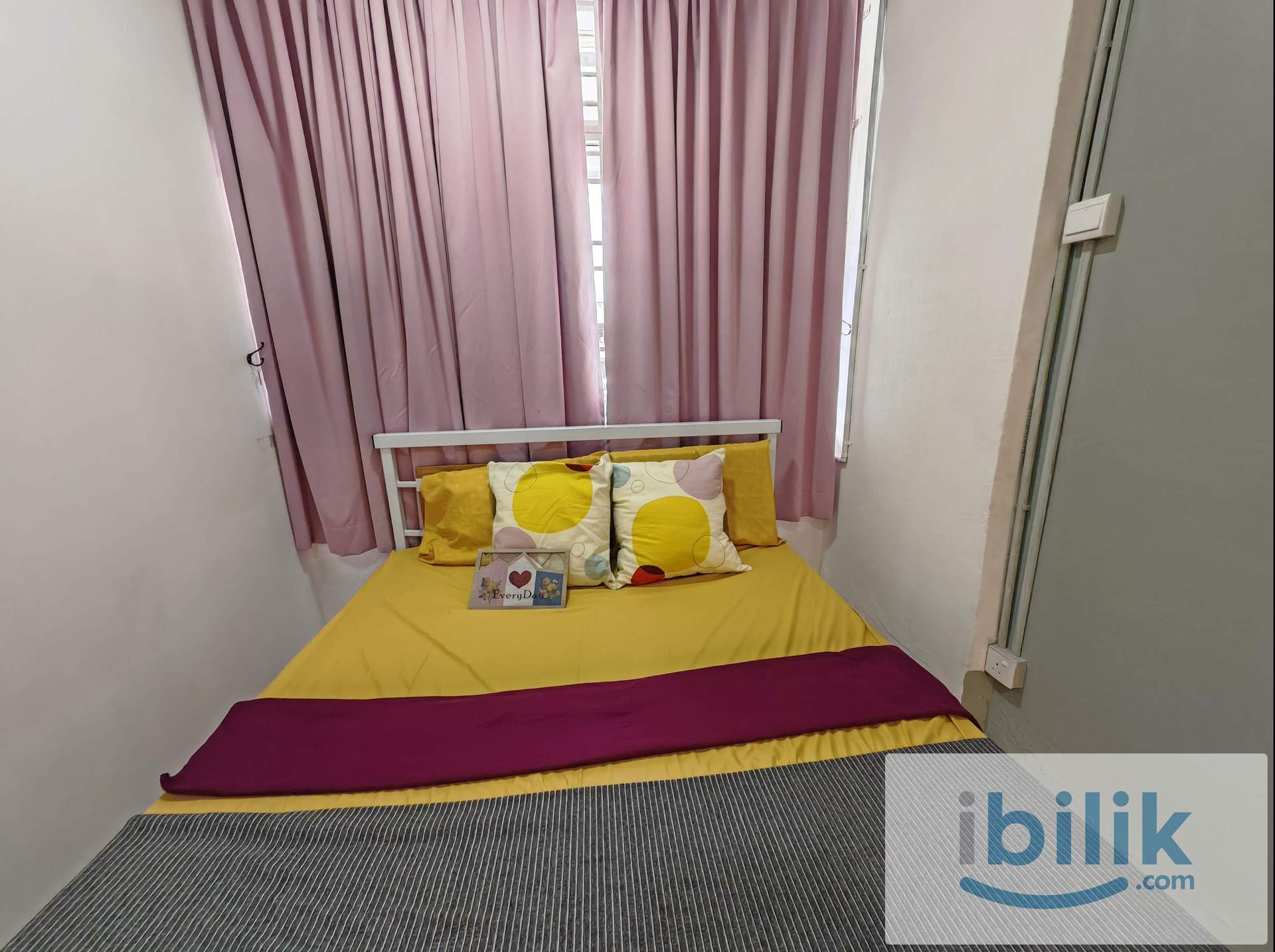 Corner Cosy  room  - Image 2