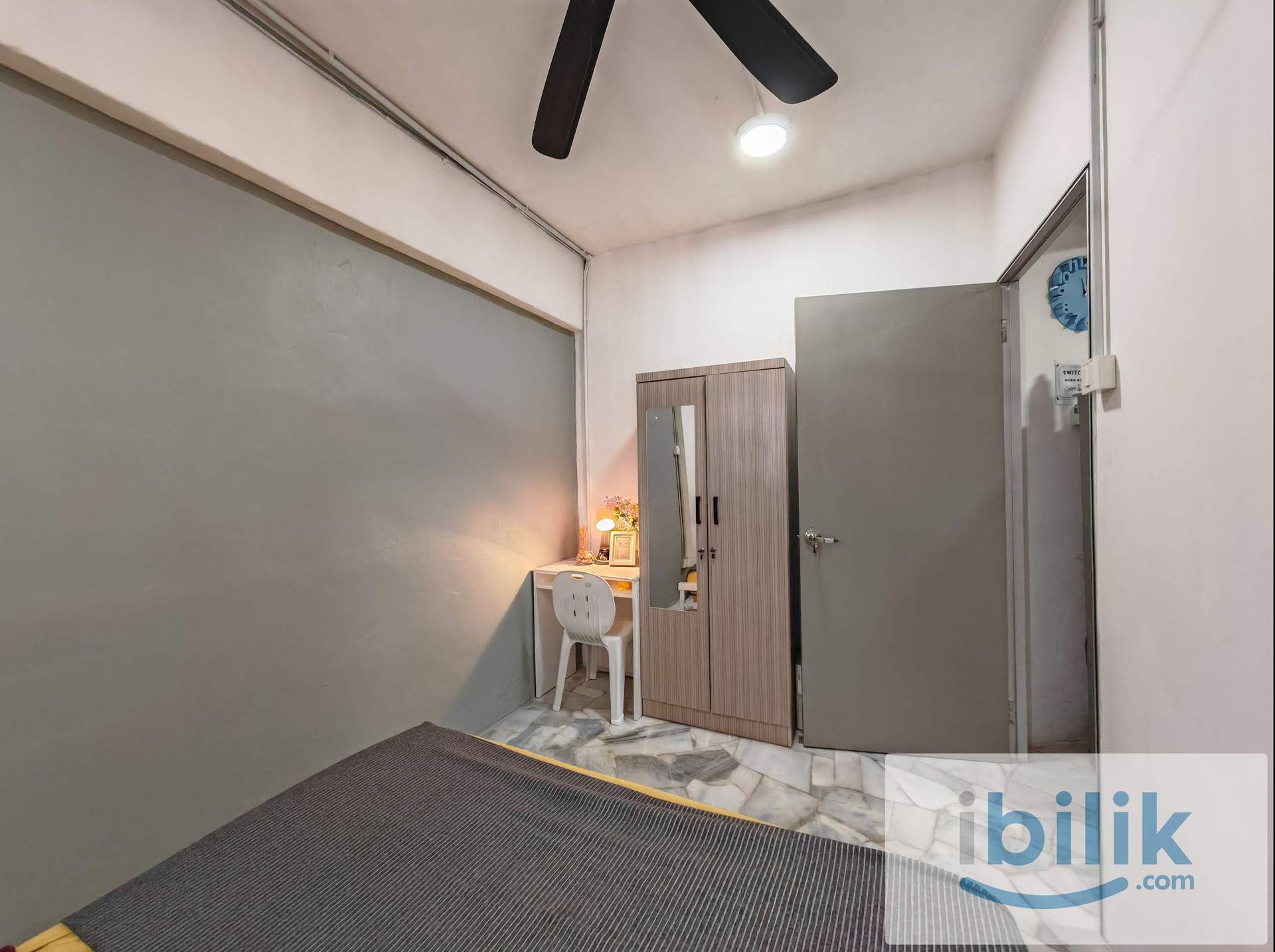 Corner Cosy  room  - Image 3