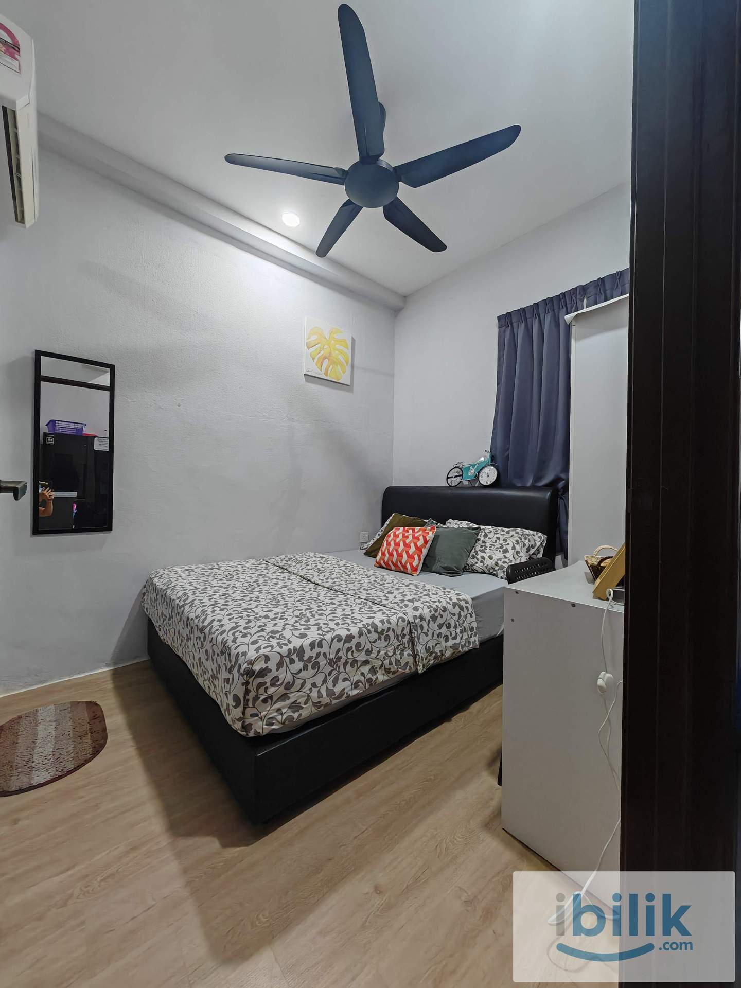 Corner Master Room for Rent at Greenlane  - Image 3