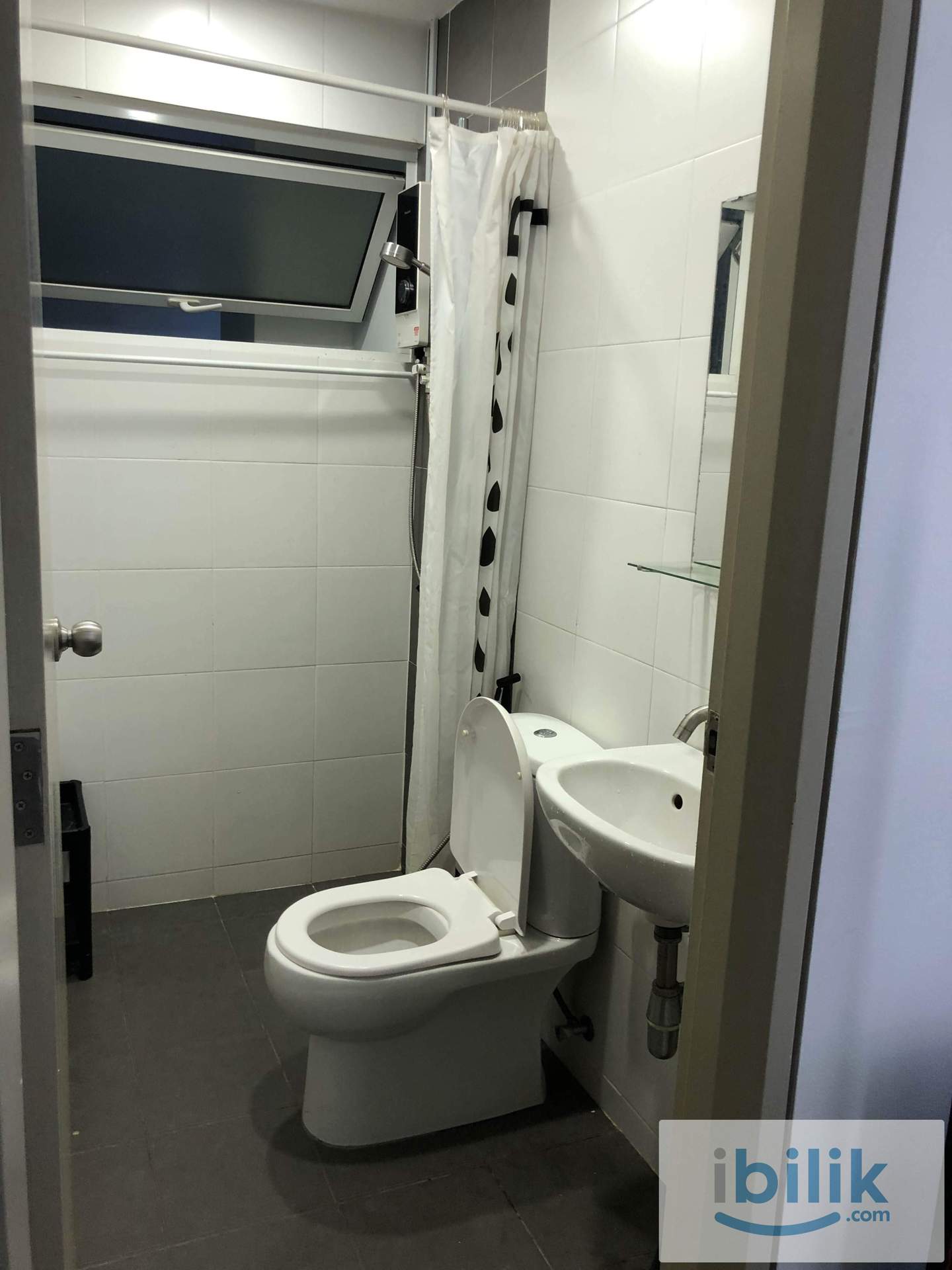 Single room at Pacific Place - Image 3