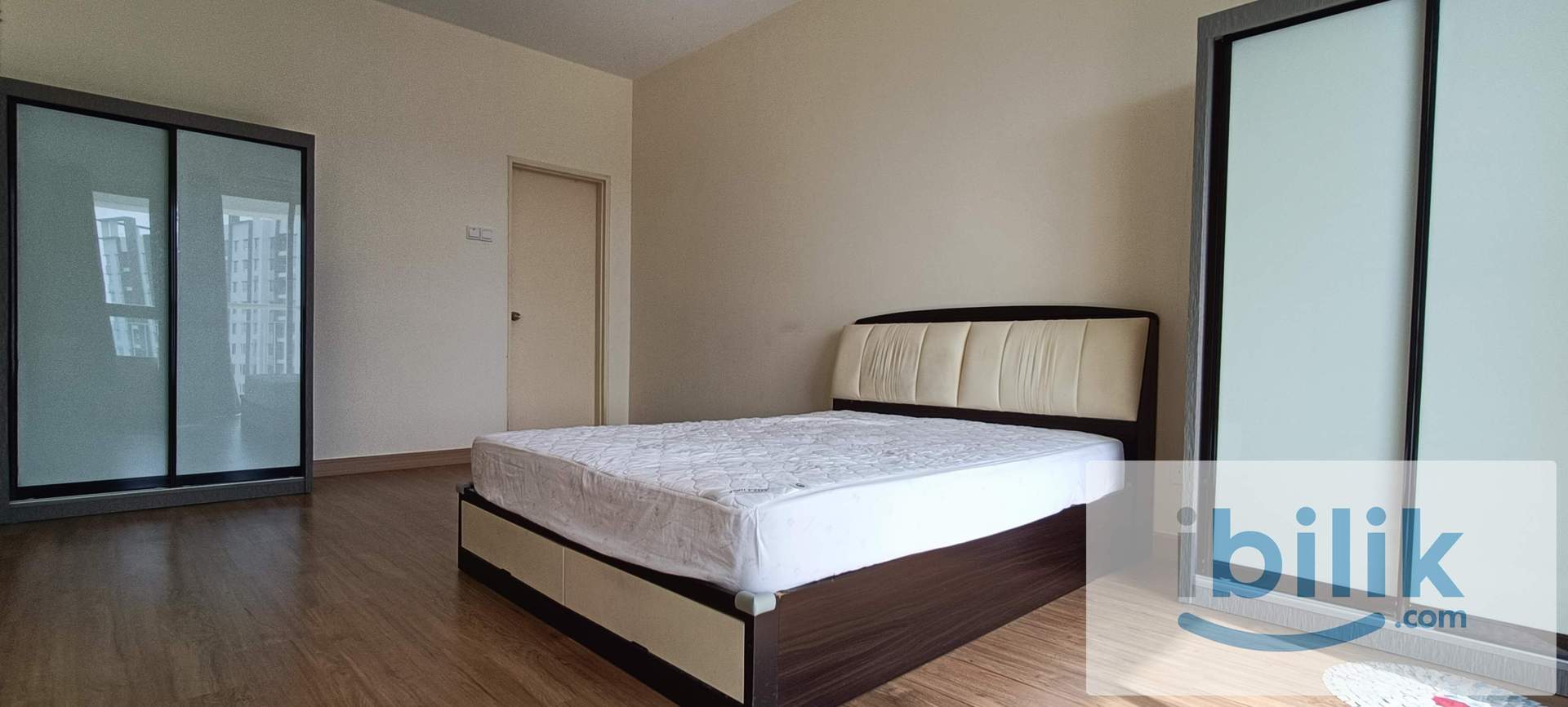 Direct link to MRT Sri Raya, Fully Furnished Master Room at Saville@Cheras, Cheras - Image 1