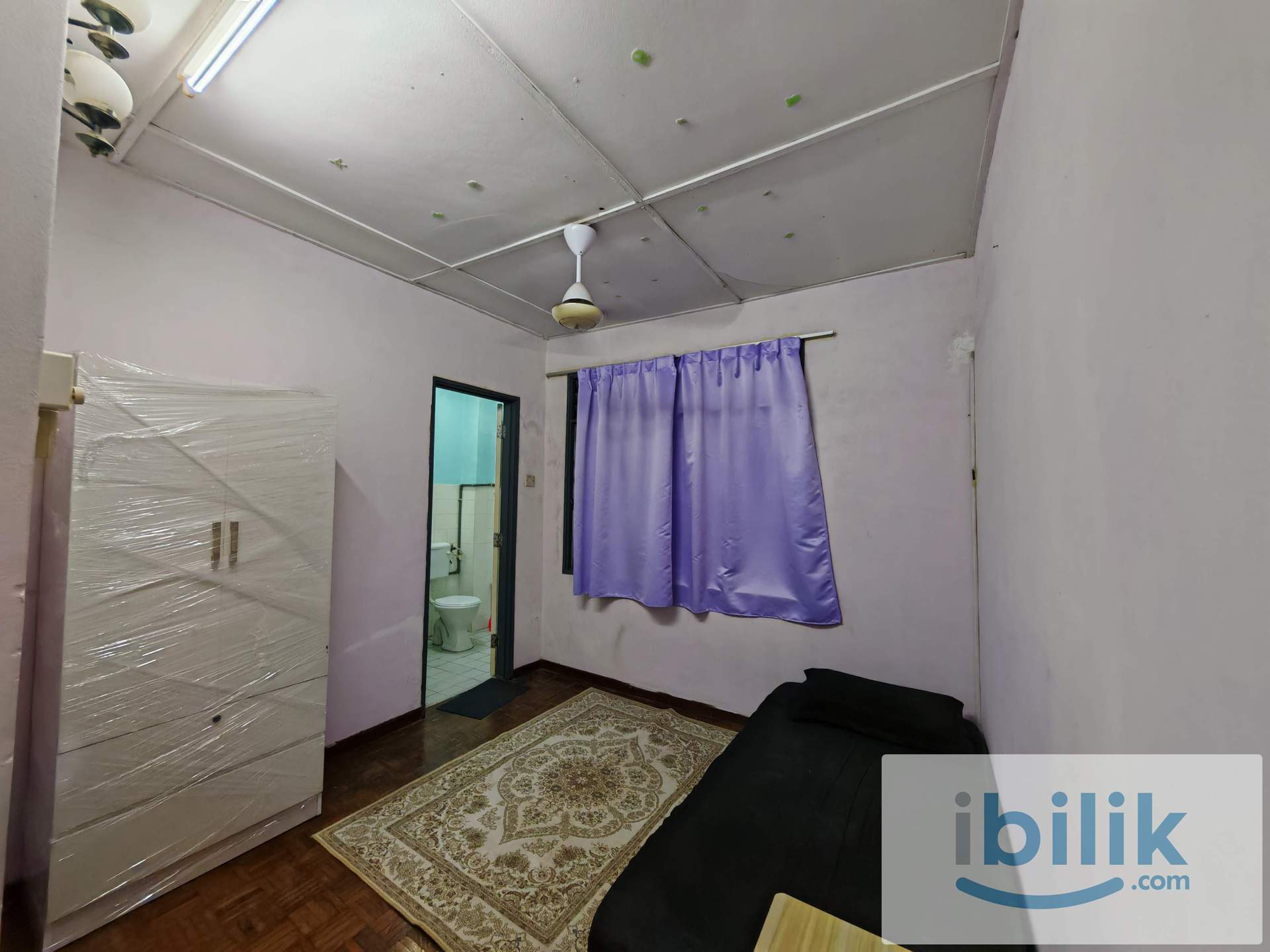 Room at Jalan Daisi, Bukit Sentosa - Image 2