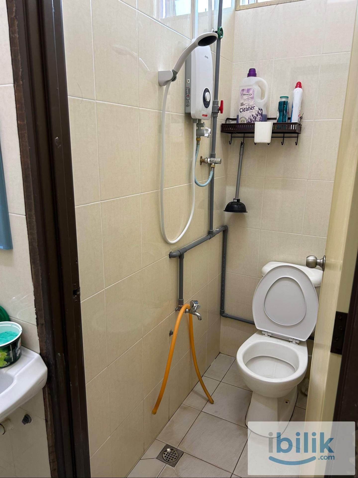 ROOM TO RENT - Image 4