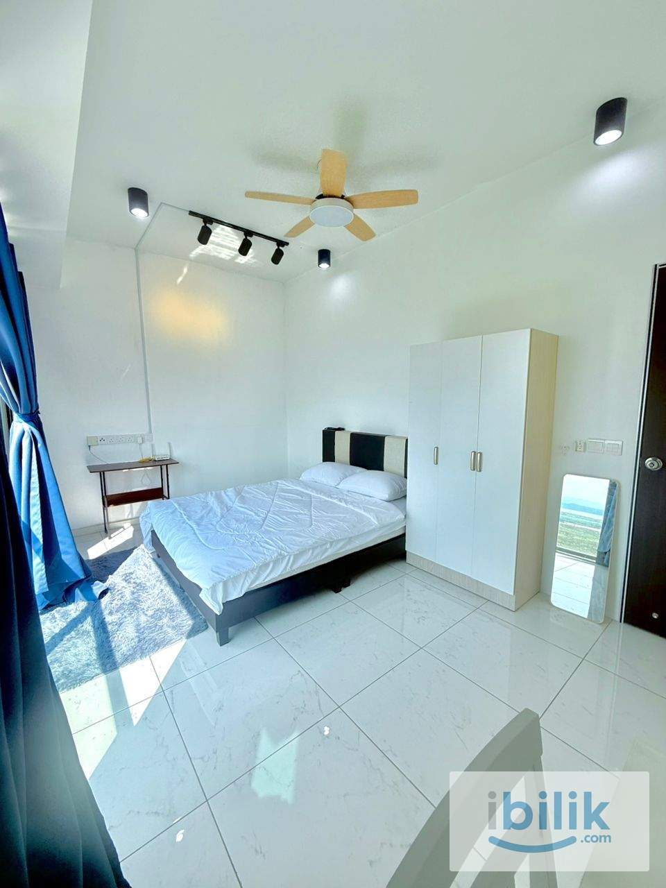 Spacious Queenbed Room @ Batu Kawan - Image 1