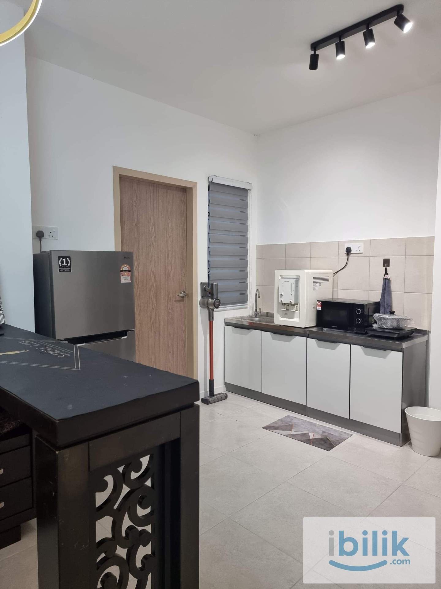 Cozy Master Bedroom at GRANITO （walking distance to TAR UMT penang) OCT 2026 available - Image 2