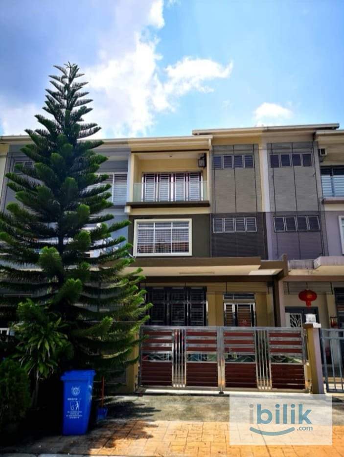 Big Room with Private Bathroom, Pesona Kemuning, Kemuning Utama. - Image 6
