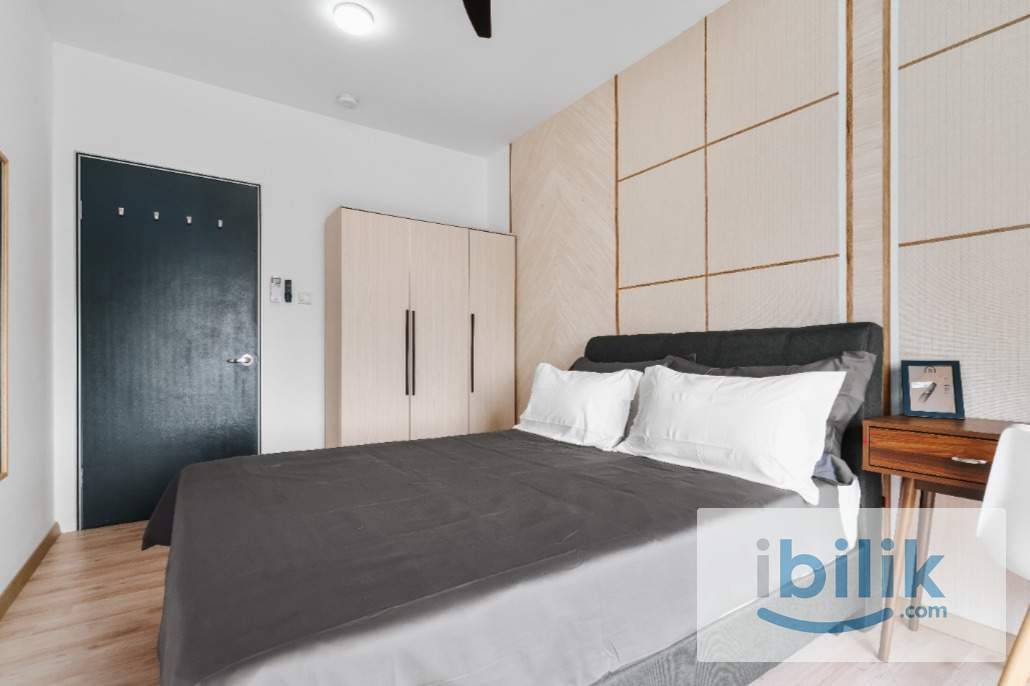 👩‍🦰 All Female Medium Room B at Emporis, Kota Damansara - Image 1