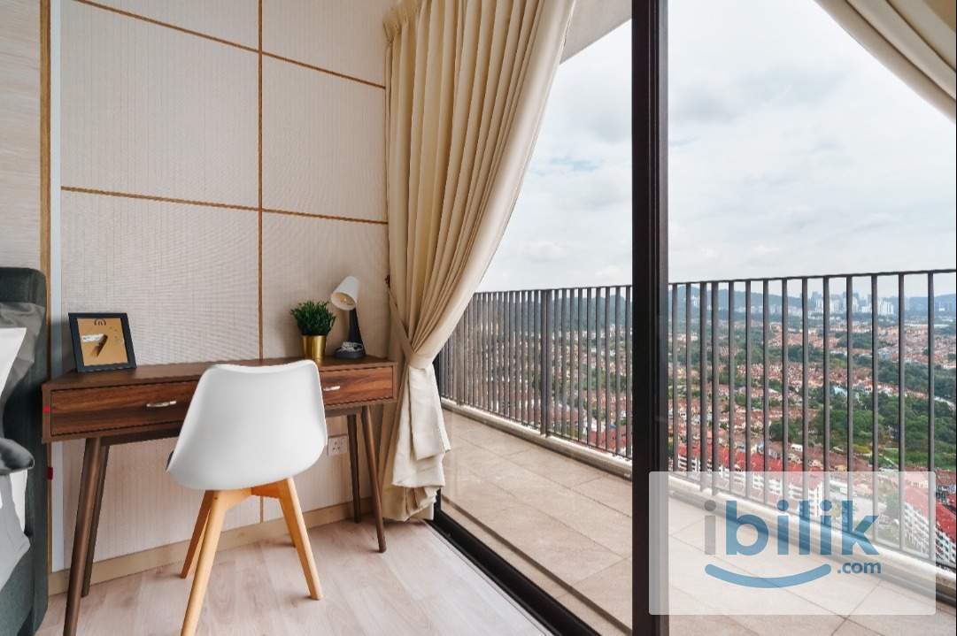 👩‍🦰 All Female Medium Room B at Emporis, Kota Damansara - Image 4