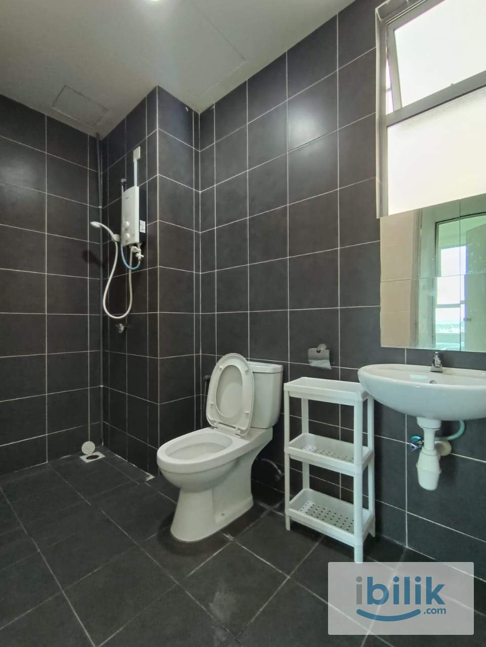 👩‍🦰 All Female Medium Room A (Divo) Type 2 at The Zizz, Damansara Damai - Image 10