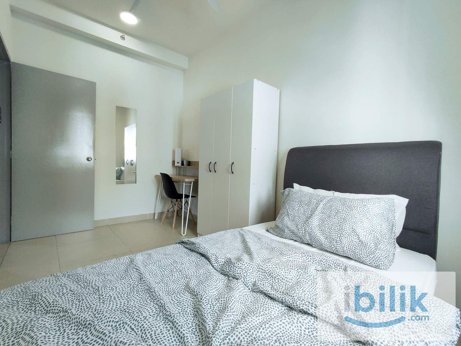 👨 All Male Medium Room C at Residensi Suasana, Damansara Damai - Image 2