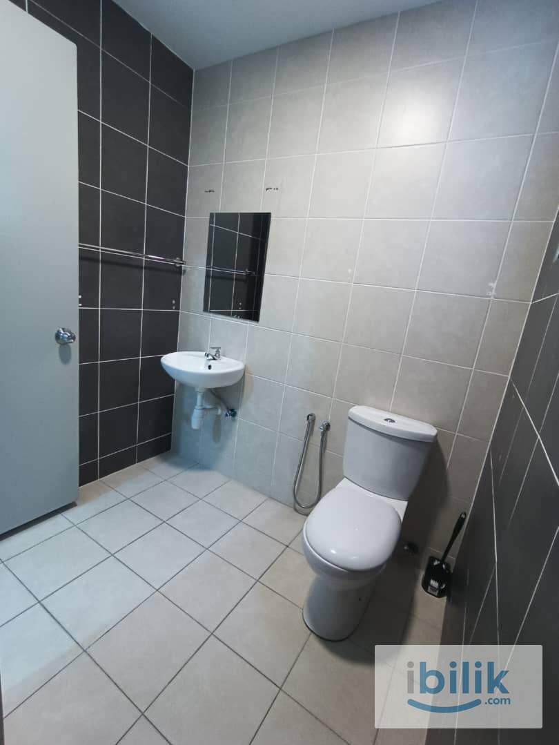 👩‍🦰 All Female Medium Room B (Divo) Type 2 at The Zizz, Damansara Damai - Image 5