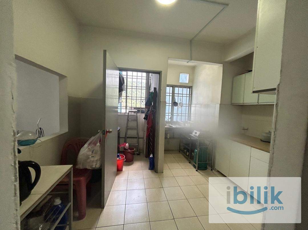 Middle Room Angkasa Condominium  - Image 3