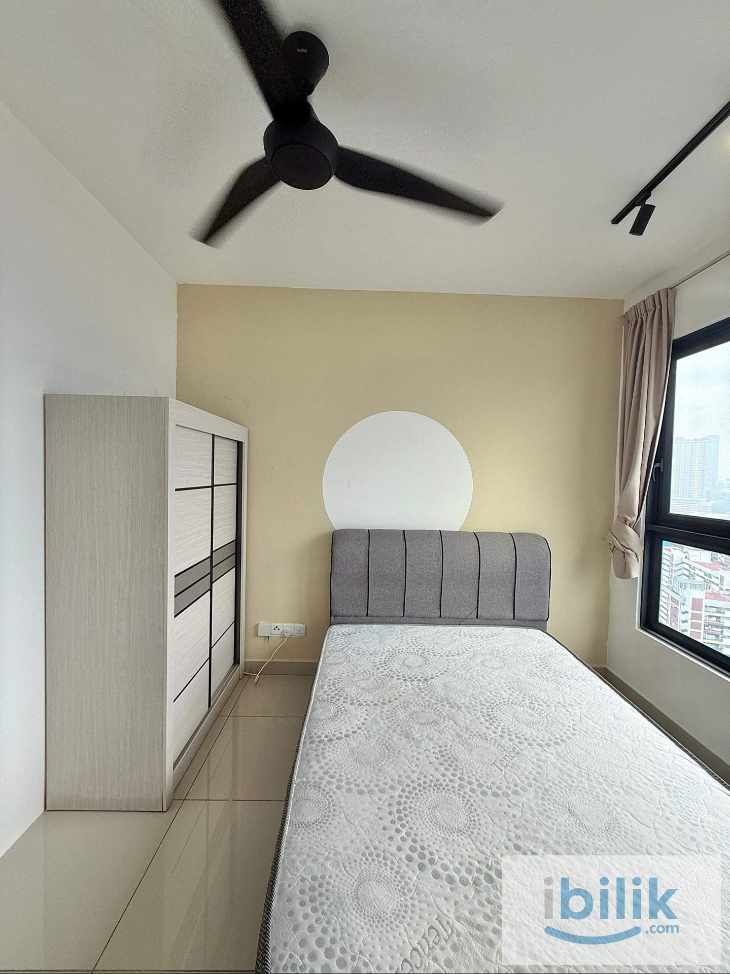 MRT LINE ROOM FOR RENT (Taman Pertama MRT Station)(IMMEDIATE MOVE-IN) - Image 1