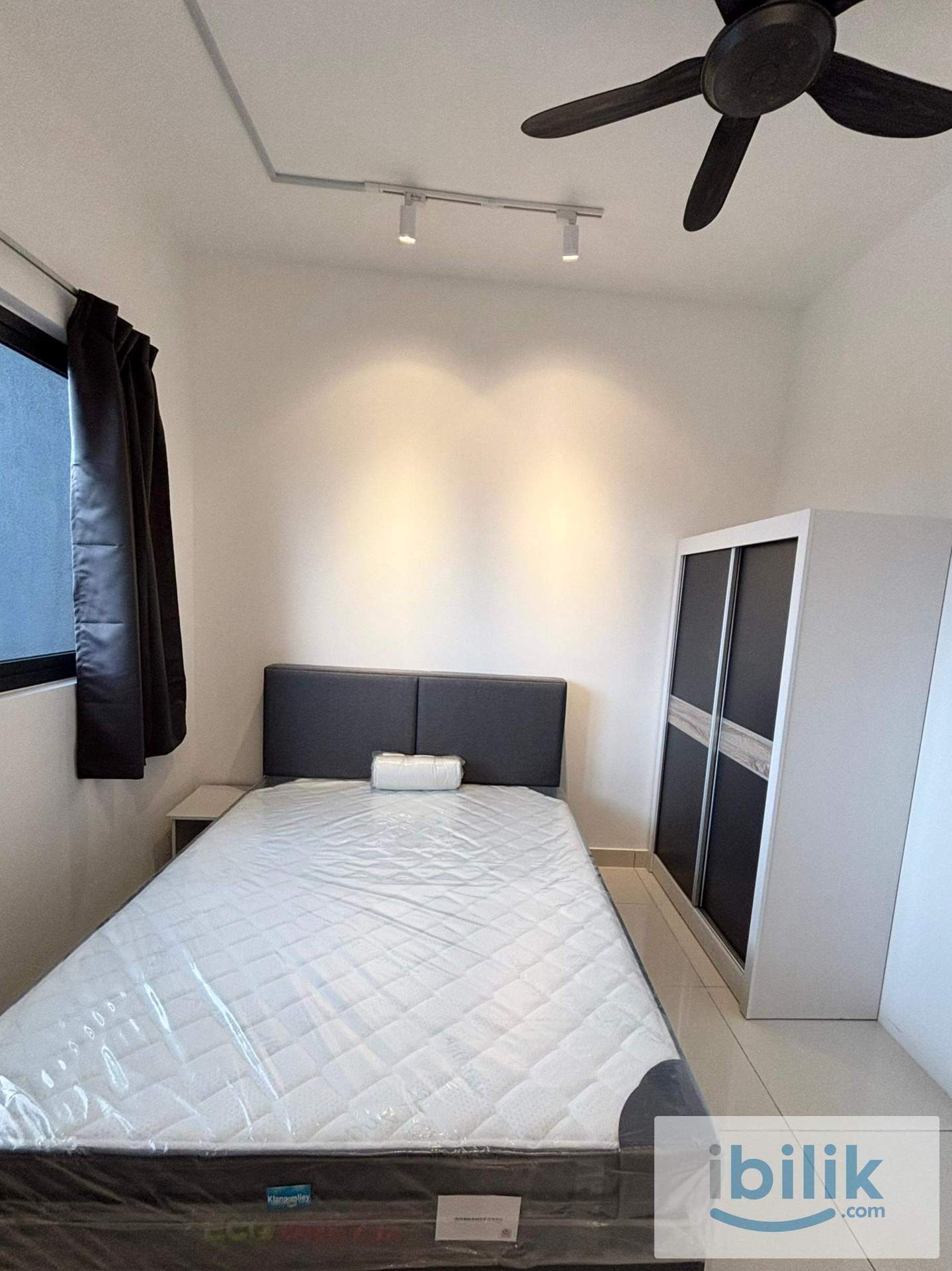 MRT Master Room for rent (MRT Taman Pertama) - Image 2