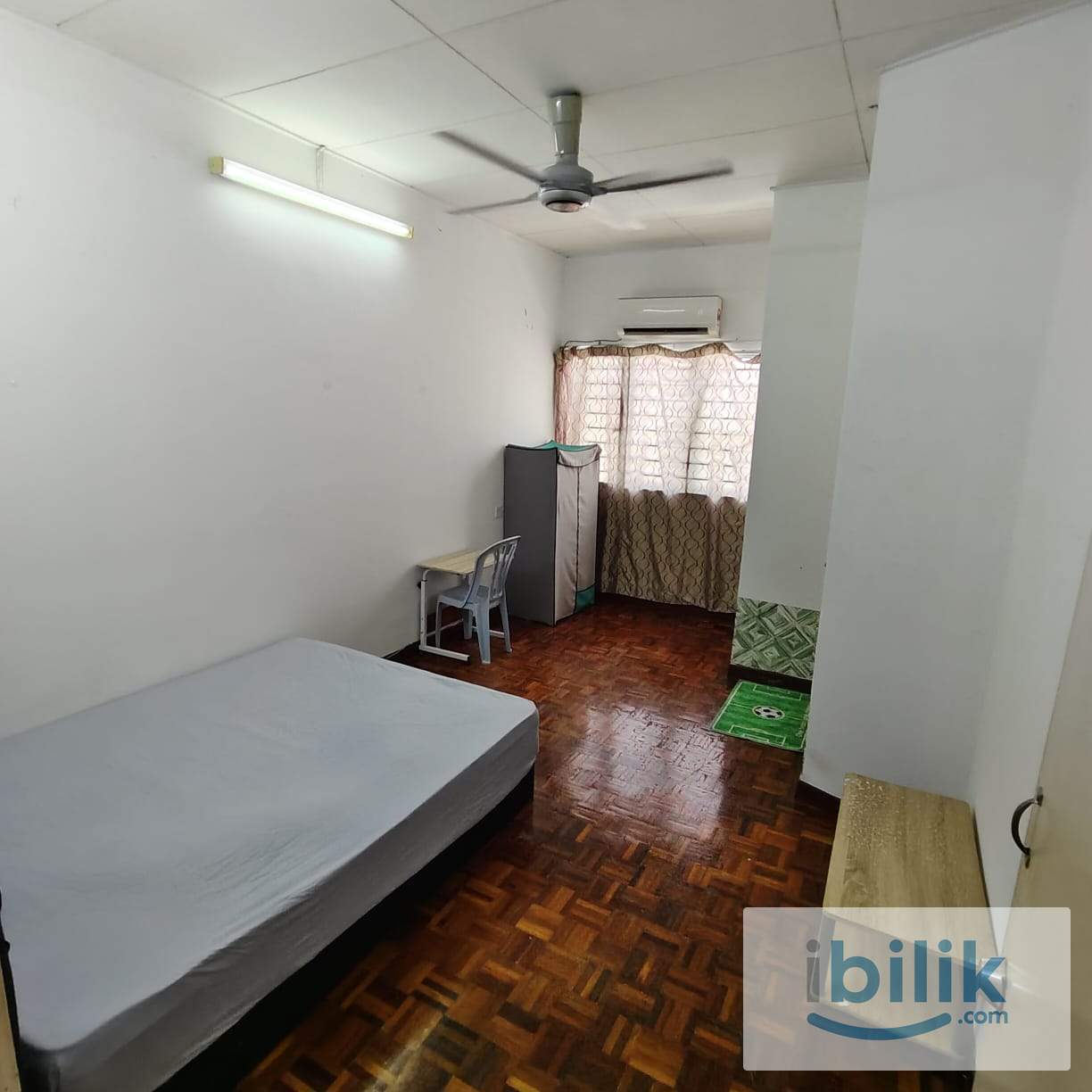 SS2 Middle Room With LOW DEPOSIT , Attached sharing bathroom . move in ready - Image 1