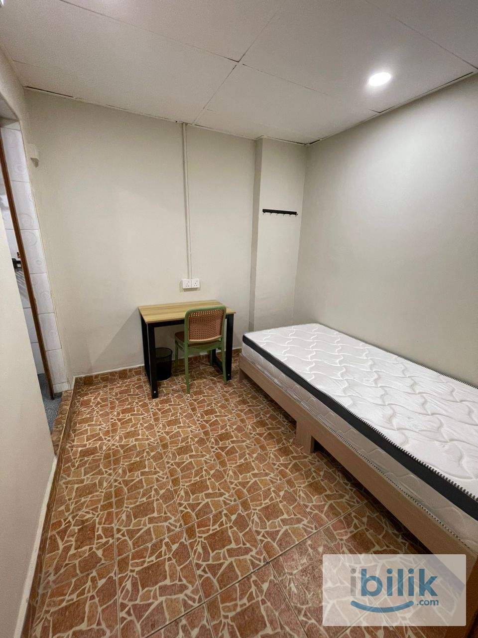 KL Sentral ZERO DEPOSIT Single Master Room For Rent , Move In Ready , Walking Distance To KL Sentral - Image 1