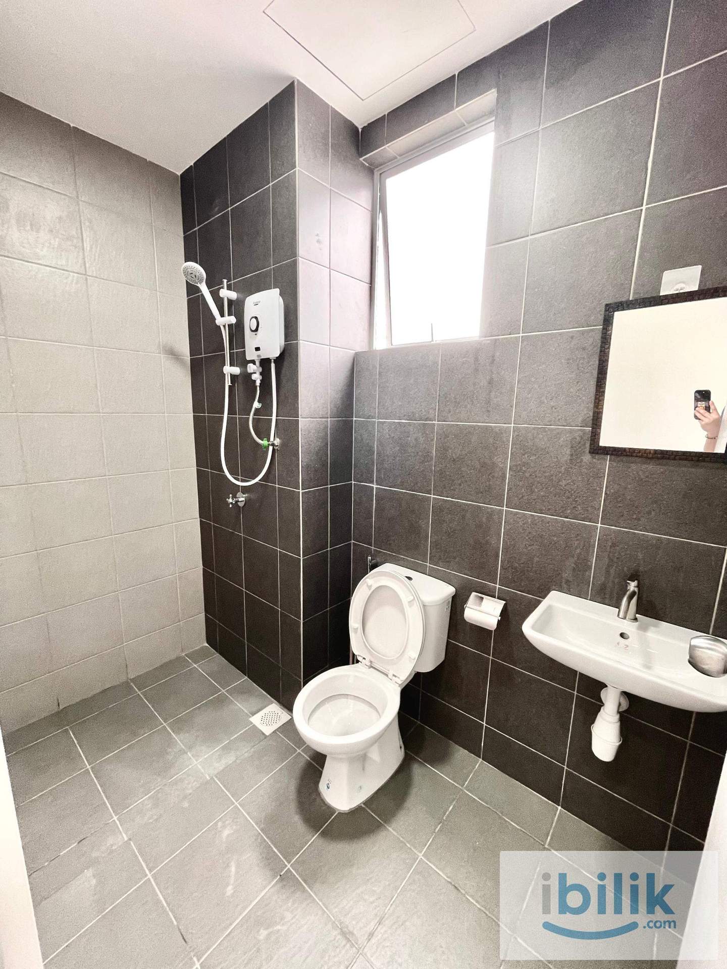 Cheras 1mins Walk to LRT Middle Room - Image 3