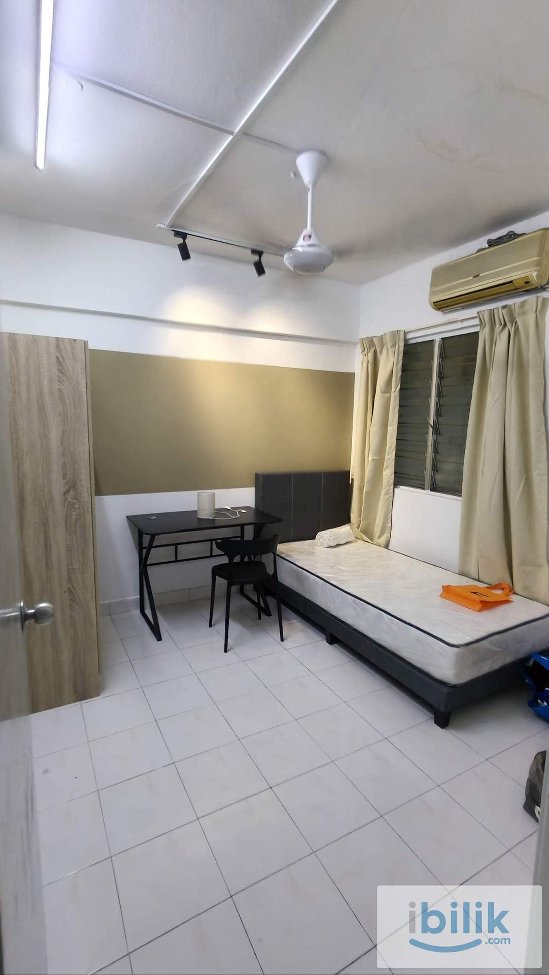Middle Room - Image 3