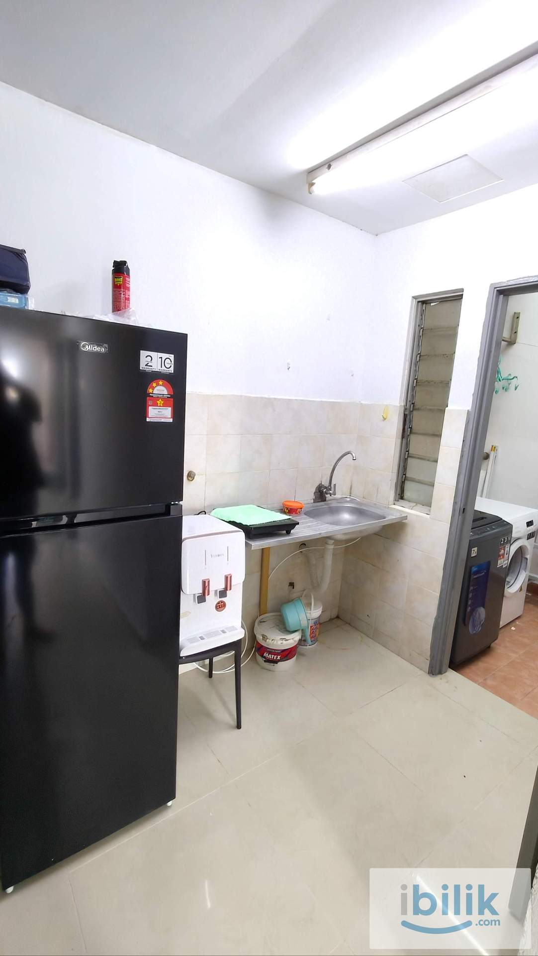 Middle Room - Image 5