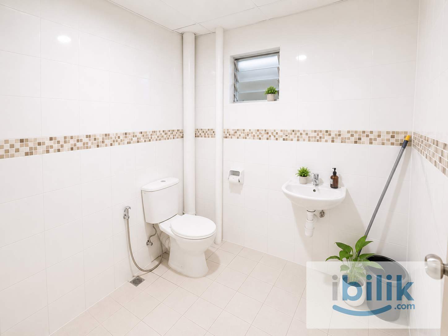 Bayan Baru Medium Room - Image 7