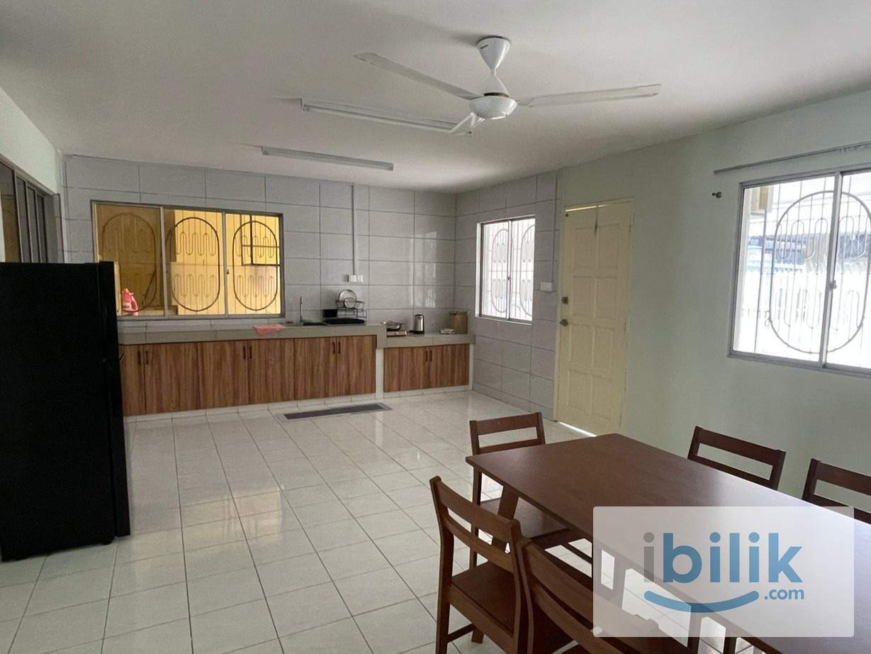 Spacious Middle Room at Damai, Kota Kinabalu, Sabah (Walking distance to HQE2, Near to HQE) - Image 4