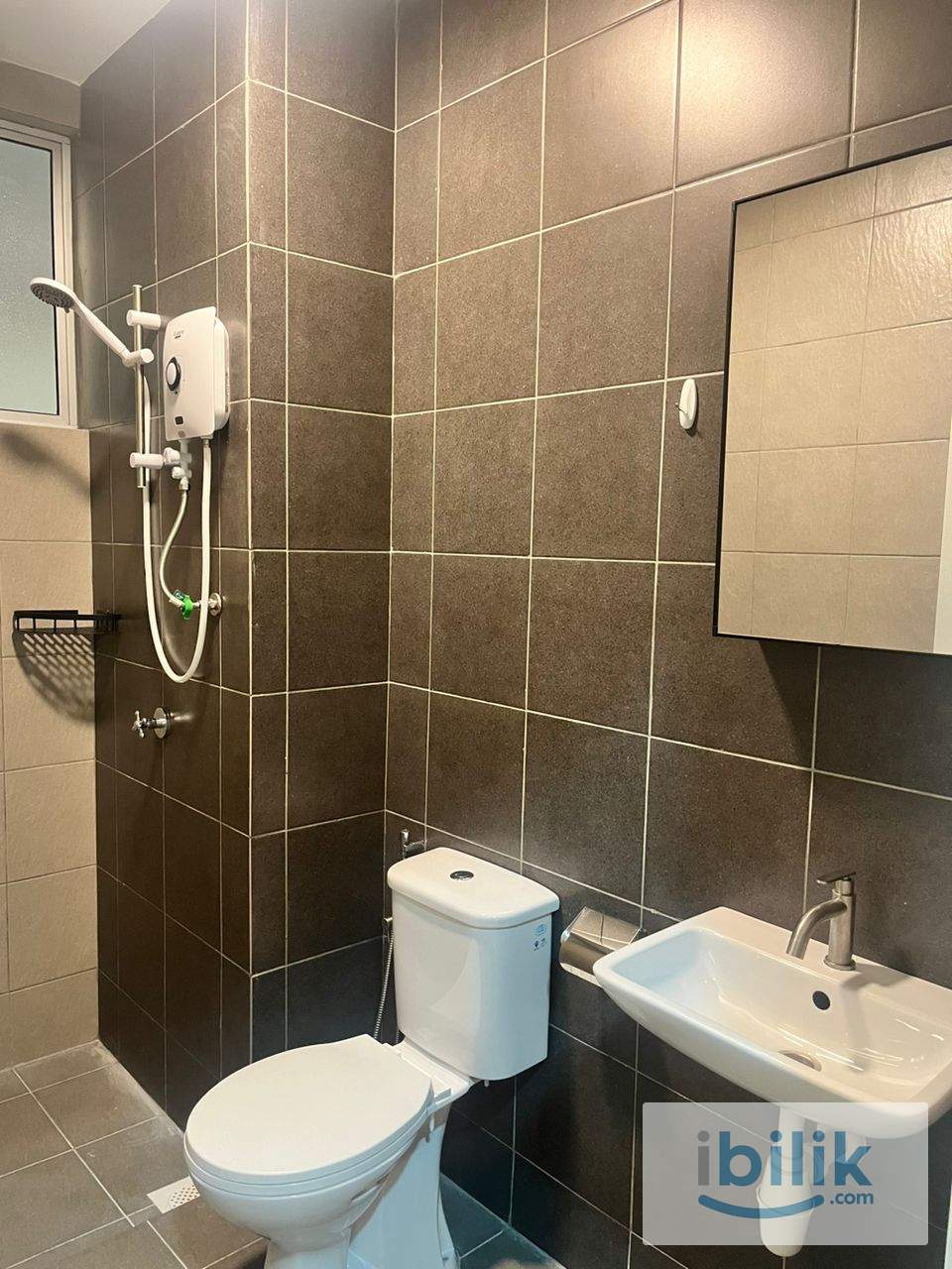 MASTER ROOM AVAILABLE - 1MINS WALK ONLY TO LRT SALAK SELATAN STATION !!!  - Image 4