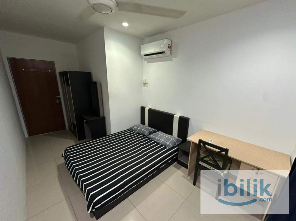 Middle room - Image 1