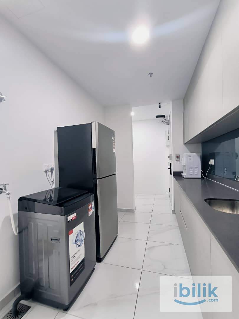 Cozy Master Bedroom in Batu Kawan, Penang - Image 4