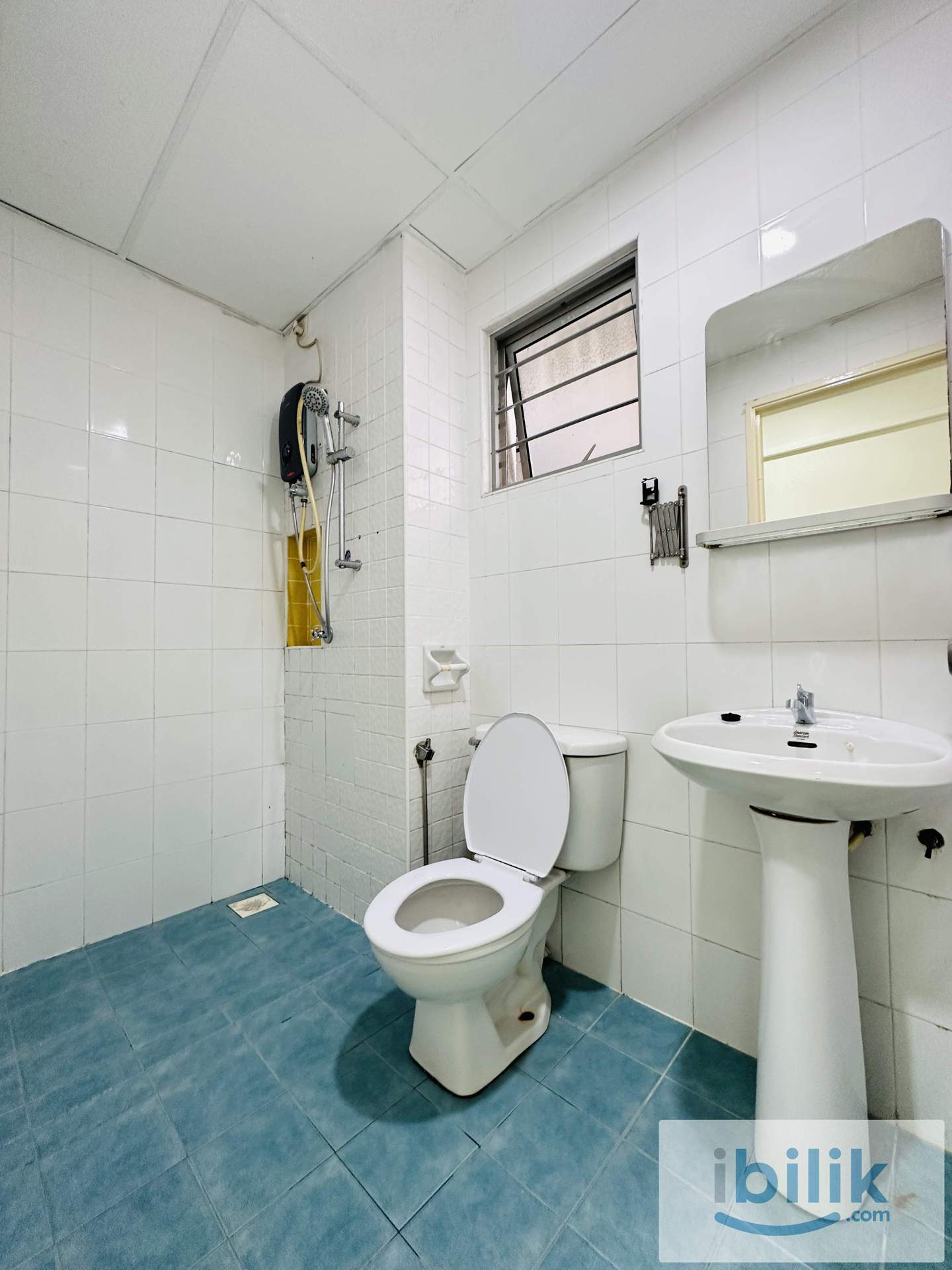 Damansara Perdana Female New Master Bedroom For Rent - Image 2