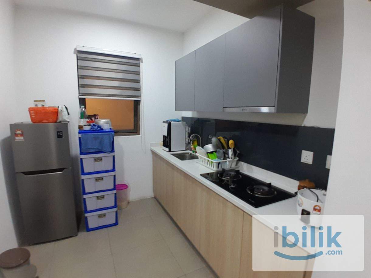 [Suite Enesta] Medium Room Share Bathroom Opposite MRT, GoKL Bus direct Publika - Image 4