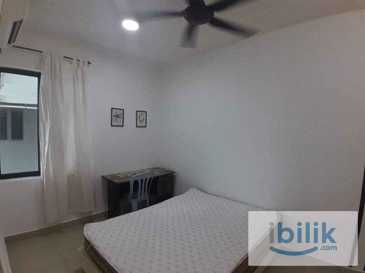 [Univ 360] Medium Room with Aircond Rent Near UPM, Uniten - Image 1