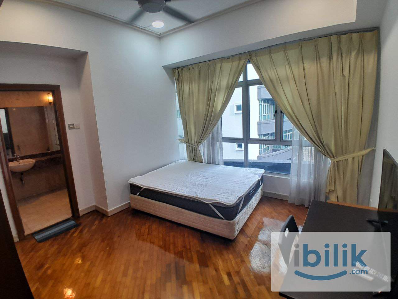 [Suasana Sentral Condo] Mixed Gender Unit Master Room with Private Toilet Near NU Sentral, Concentrix, Bangsar, TDCX - Image 1