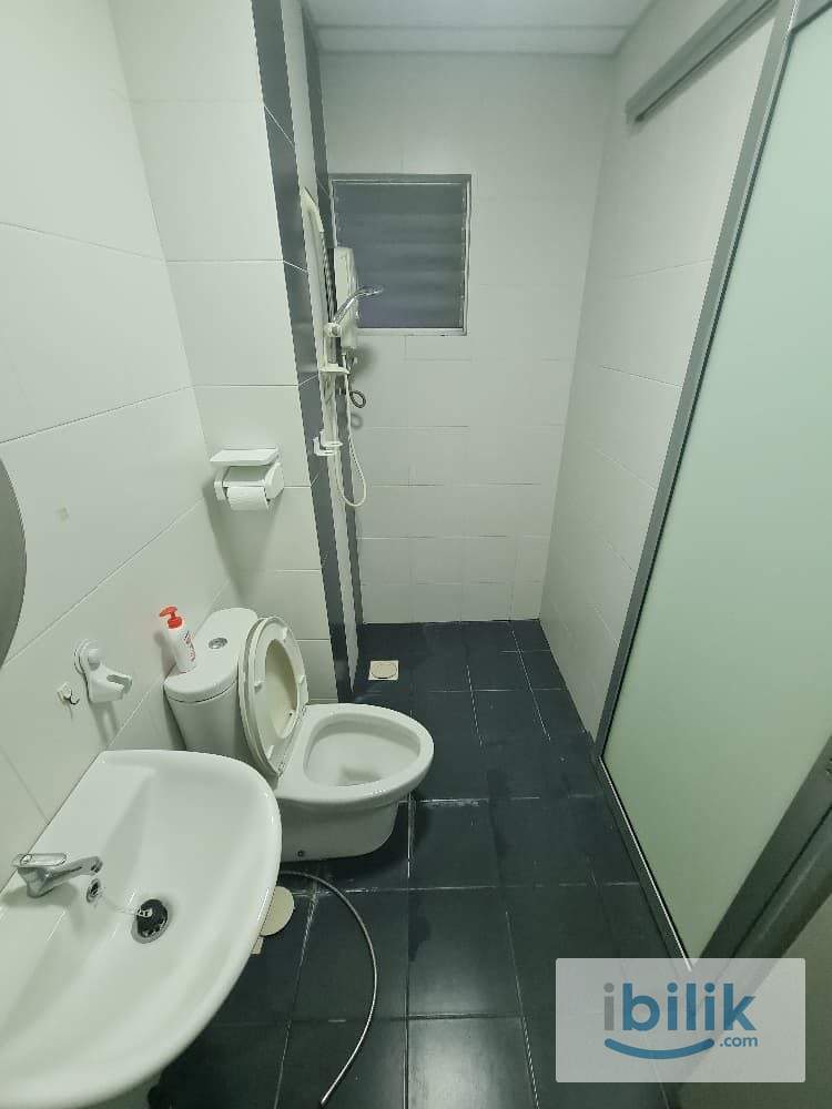 [Kiara Residence 2] Mix Gender Unit Middle Room with Aircond Near LRT Awan Besar,  Bus to Pavilion 2 - Image 3