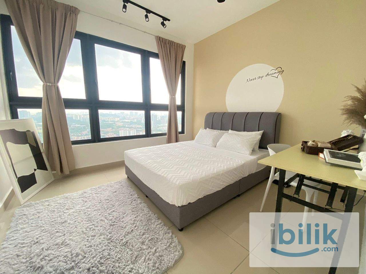 Middle Room MVertical Female Cheras - Image 1