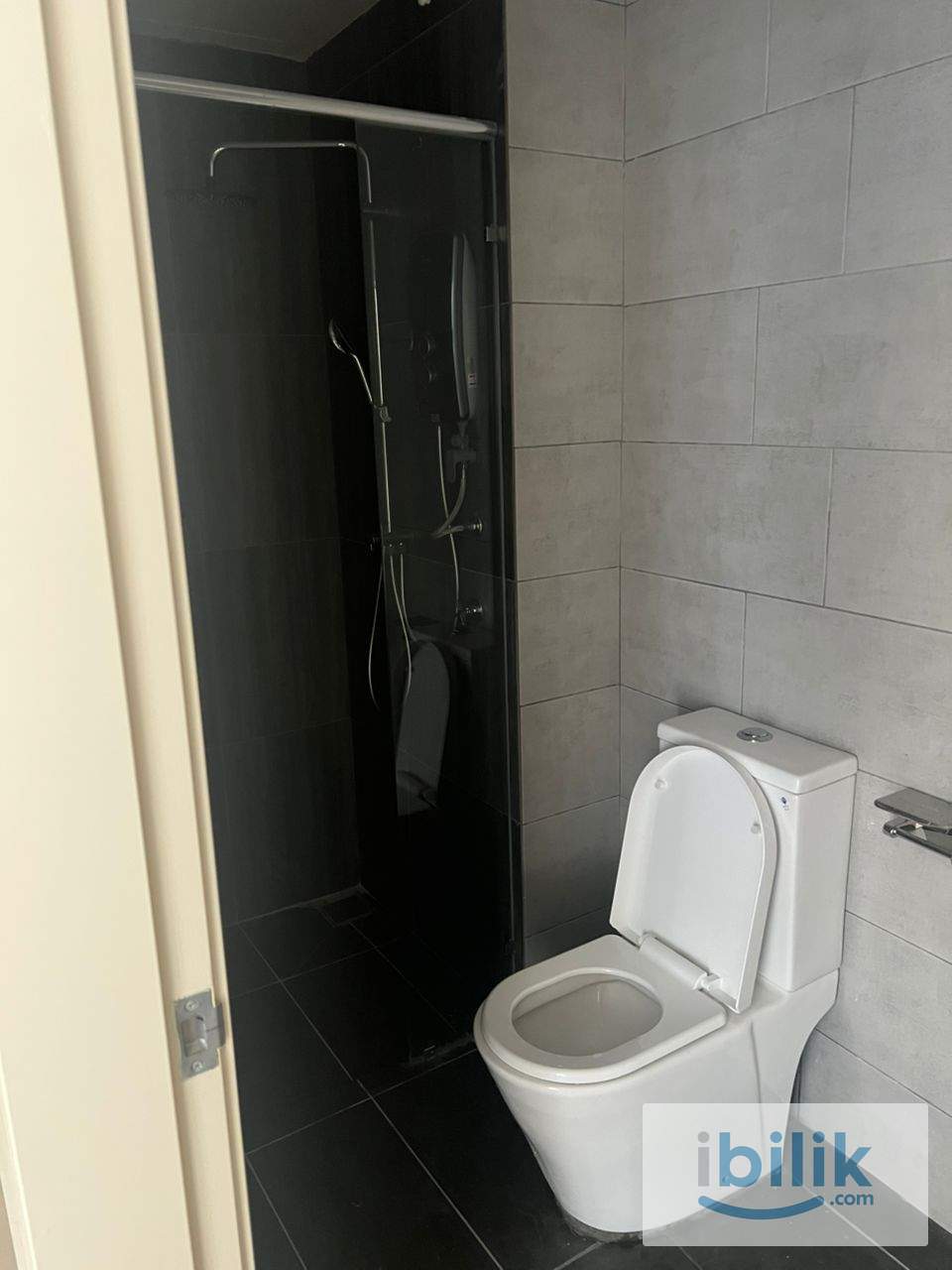 METACITY STUDIO  WALK TO MRT PUTRA PERMAI ONLY RM1100 - Image 5