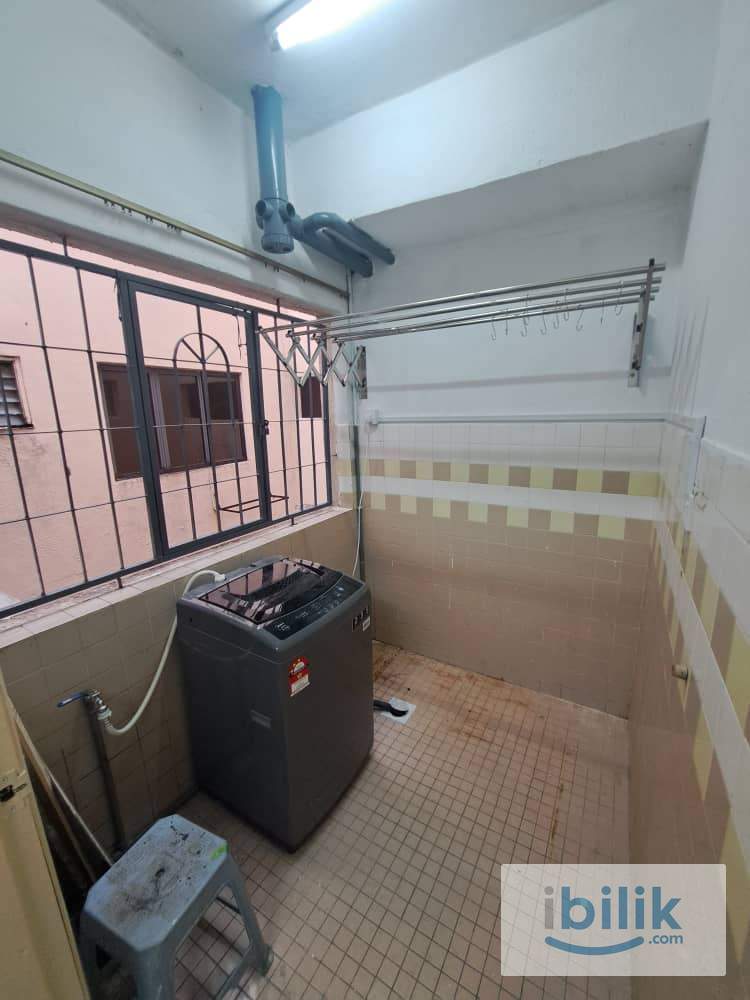 Male Master Room @ Menara Bakti Condominium, Sek14, Next to Plaza 33, Digital Mall, Jaya Shopping Mall & Symphony Square - Image 8