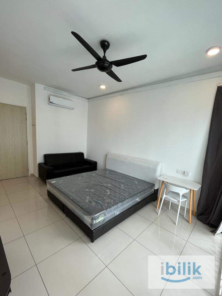 Master Room - Image 2