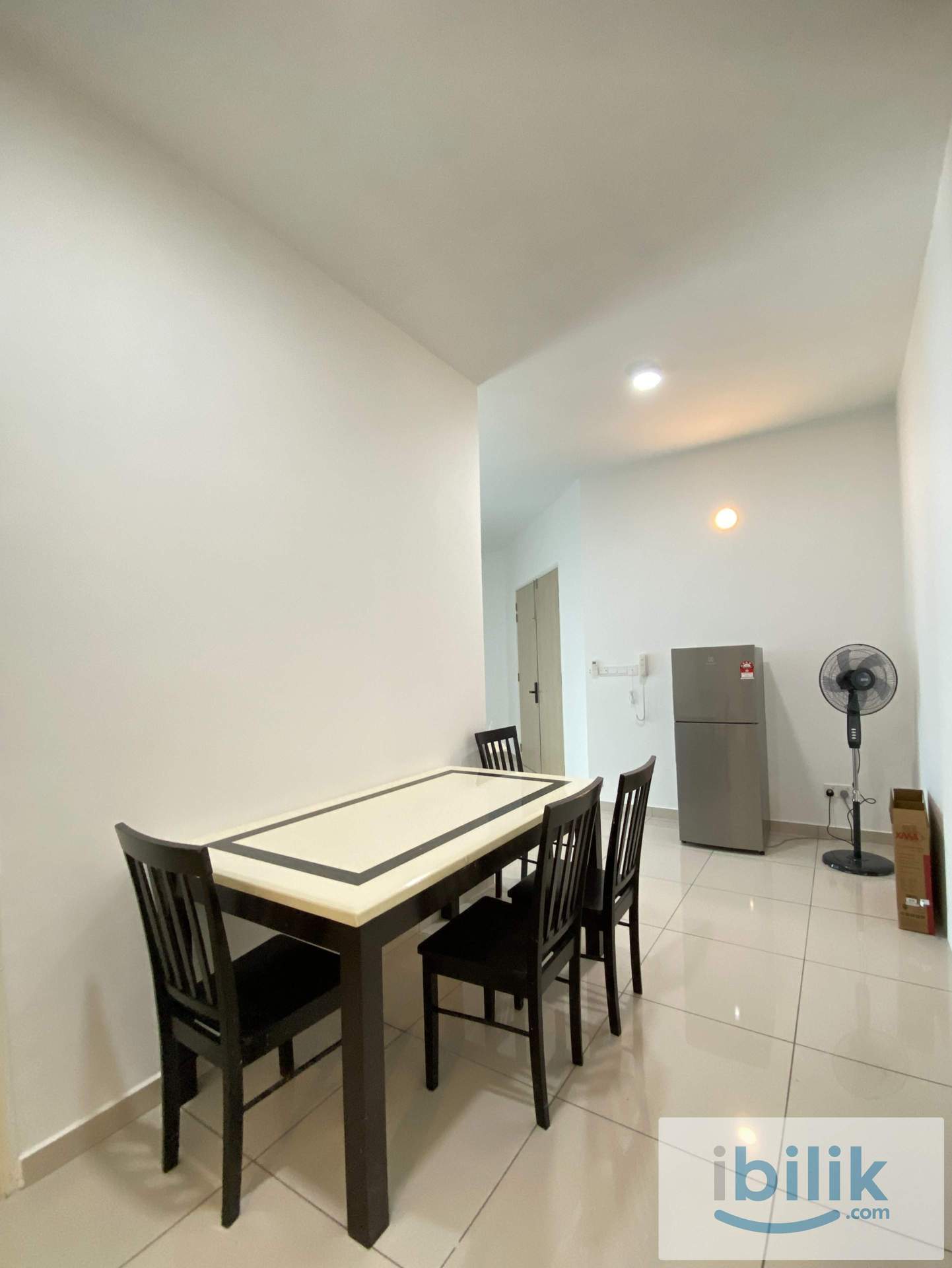 Master Room - Image 6
