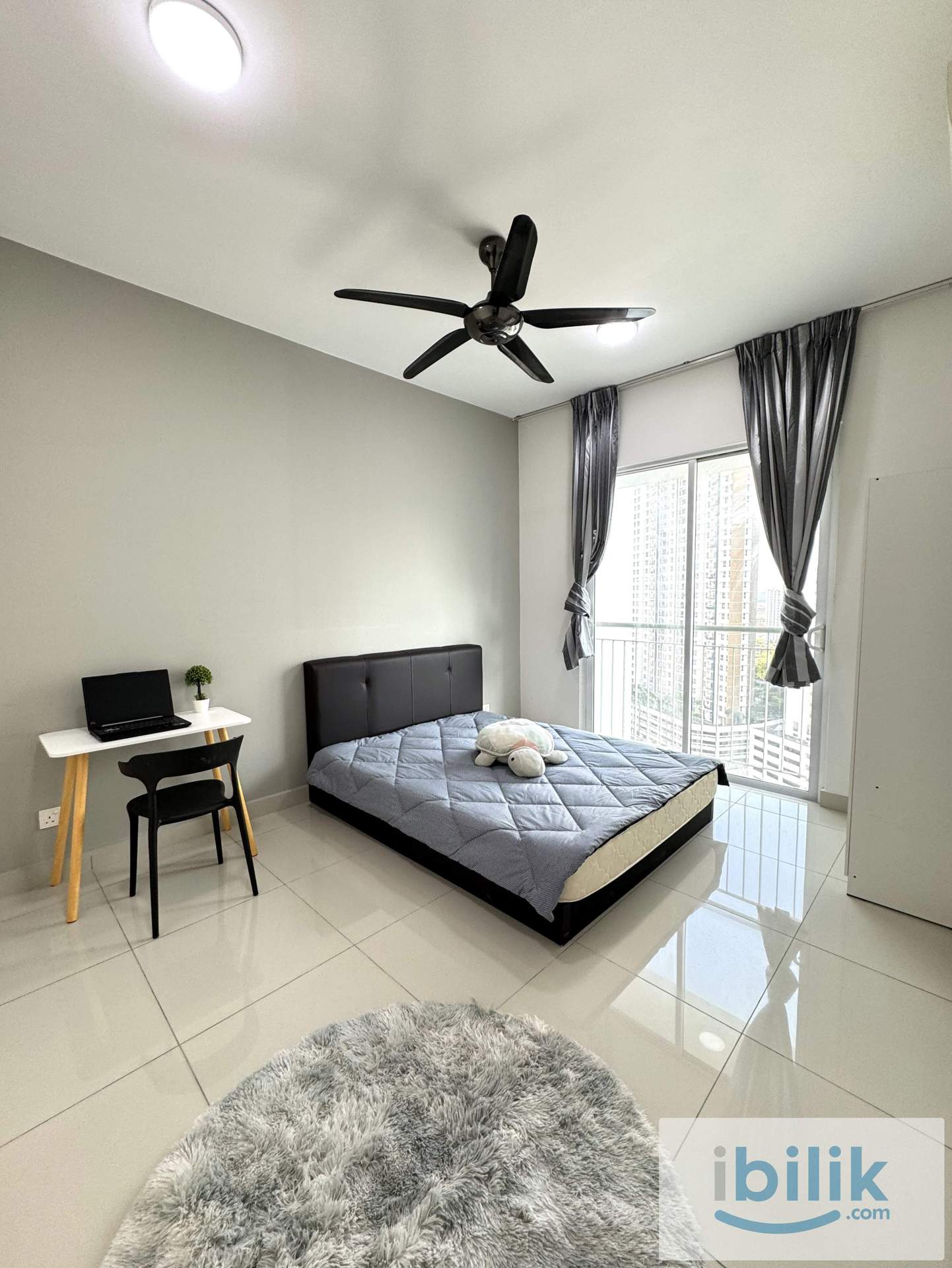 Master Room - Image 1