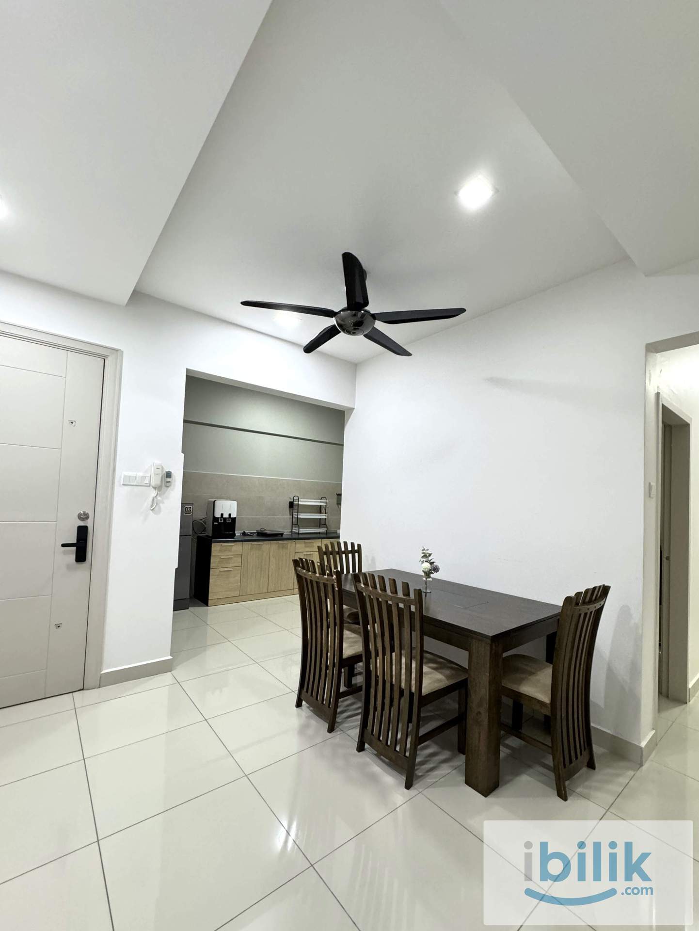 Master Room - Image 5
