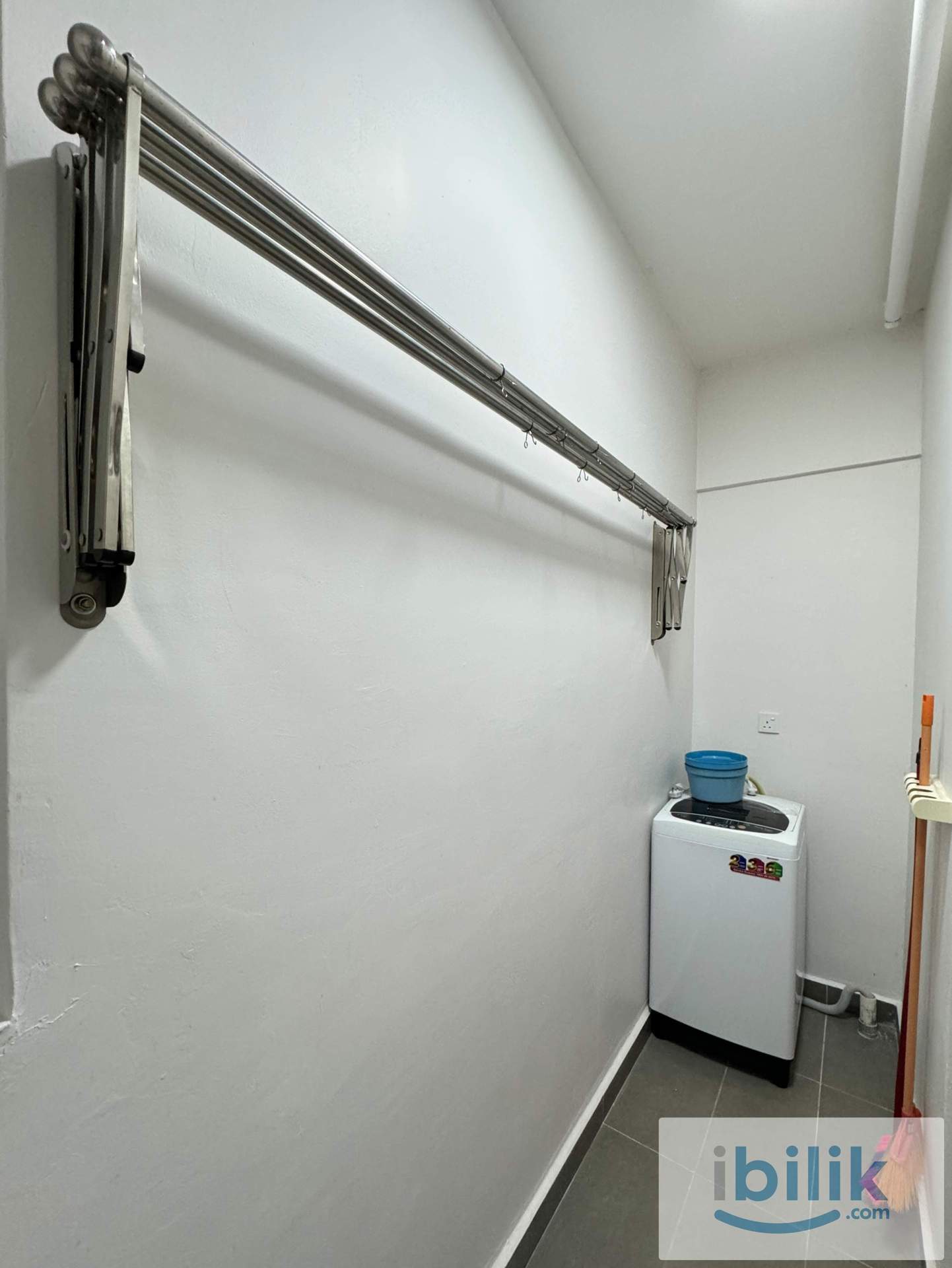 Master Room - Image 6
