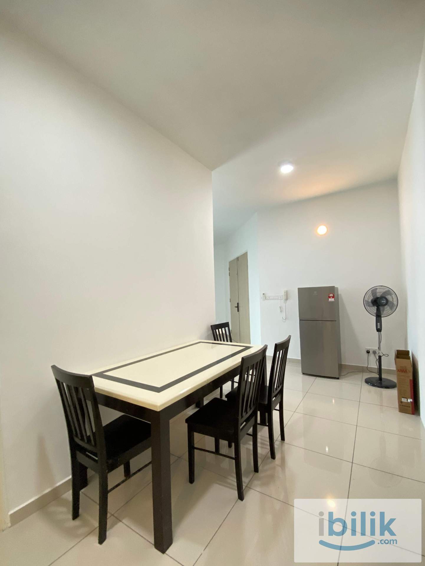 Master Room - Image 6